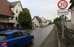 Mit gemächlichem Tempo durch Walddorf. An der Straße Kappel in Walddorf hängt dieses Verkehrsschild und weist auf Tempo 30 hin.
