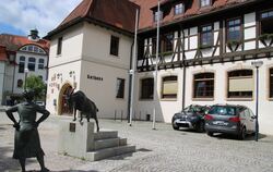 Im ehemaligen Schlössle wird in Dettingen Politik gemacht: Im Rathaus befinet sich auch der Sitzungsaal, wo der Gemeinderat tagt