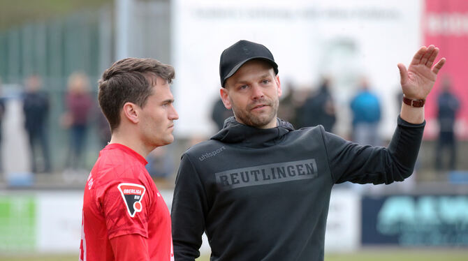 Hoffen auf ein Fußball-Wunder: SSV-Trainer Philipp Reitter und Tom Schiffel.