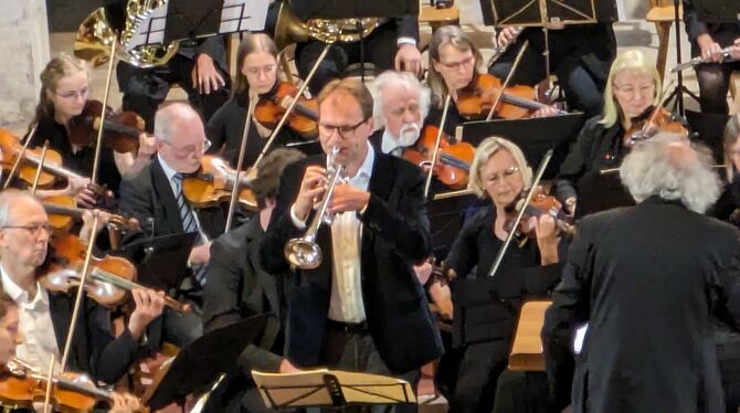 Trompeter Jörg Becker begeisterte als Solist in Haydns Konzert Es-Dur.