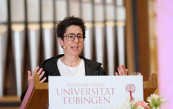 Bitte streiten, aber konstruktiv: Journalistin Dunja Hayali bei der Mediendozentur in der Universität Tübingen