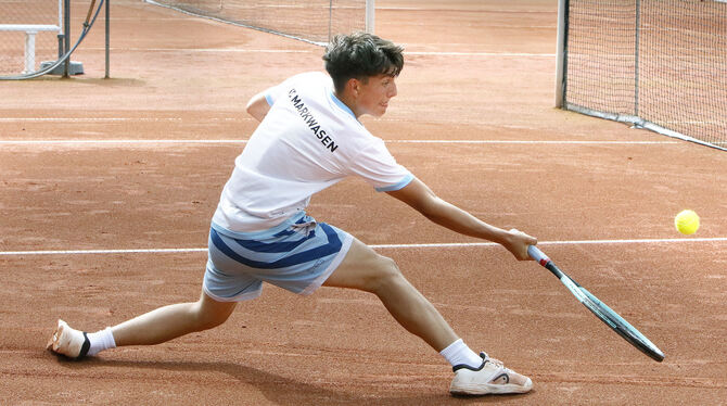 Gewinnt sein zweites Einzelspiel in Folge: Der erst 14-jährige Matti Barth vom TC Markwasen.