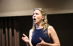 Stimme, Drama, Leidenschaft: Johanna Pommranz singt mit dem Martinskollegium Schubert-Lieder und ist auch Teil des "Egmont"-Zykl