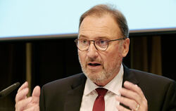 Der Tübinger Landrat Joachim Walter (CDU), Präsident des Landkreistags von Baden-Württemberg, kritisiert die Krankenhausreform.