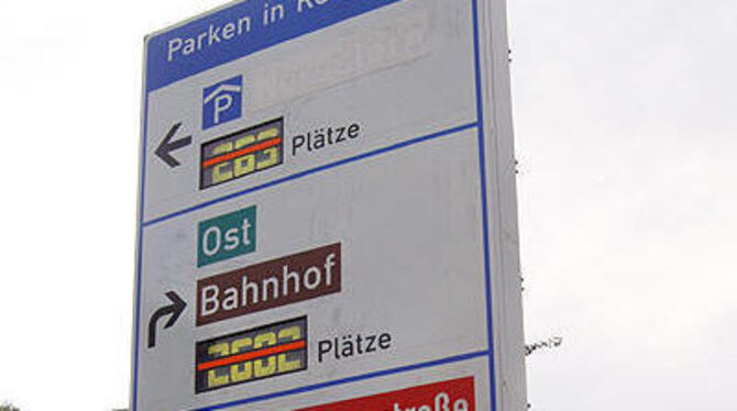 Schön bunt und hoffentlich auch nützlich: das neue Parkleitsystem.
FOTO: NIETHAMMER