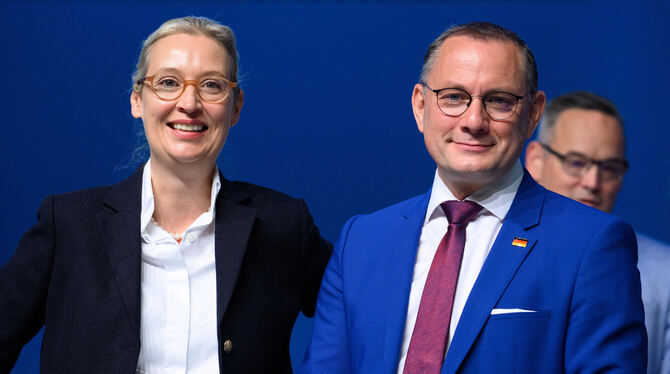 Das neue und alte Führungsduo: Alice Weidel und Tino Chrupalla beim Bundesparteitag der AfD in der Grugahalle in Essen.