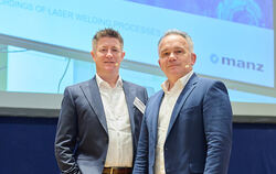 Vorstandsvorsitzender Martin Drasch (rechts) und Finanzvorstand Manfred Hochleitner von der Manz AG.