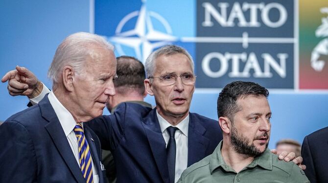Joe Biden, Jens Stoltenberg und Wolodymyr Selenskyj (l-r)