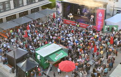 Mit einer Abba-Show ging das Mössinger Jubiläumsstadtfest in die Verlängerung.