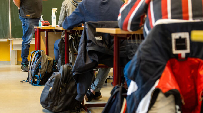 Vor dem Hintergund einer Rückkehr zu G9 und den wachsenden Problemen an den weiterführenden Schulen fordert ein Gremium den rad