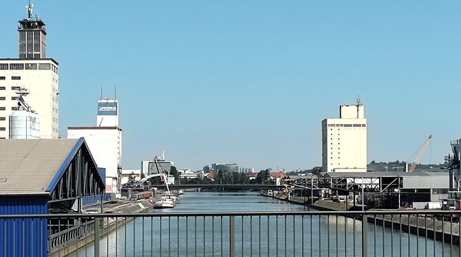 Der Neckar bei Hedelfingen: Wie viel von Stuttgart könnte der Fluss beheizen? Eine neue Studie kommt zu interessanten Ergebnisse