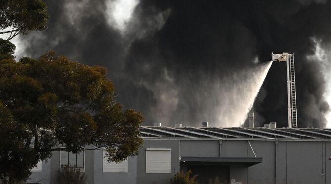 Giftwolke nach Explosion in Chemiefabrik