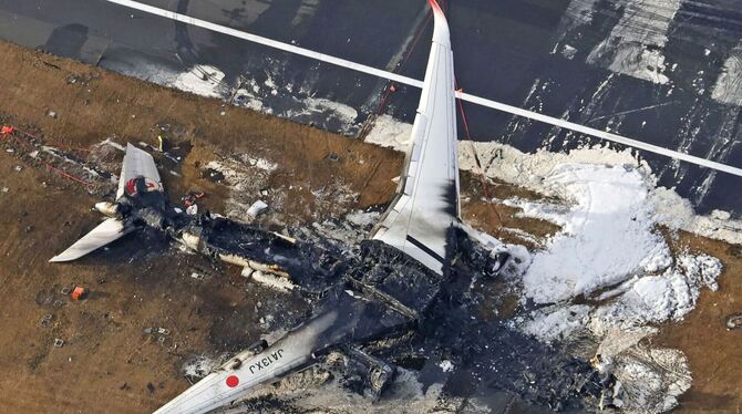 Flugzeugkollision auf Flughafen in Tokio