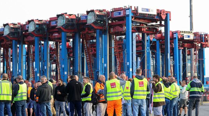 Warnstreik im Hamburger Hafen