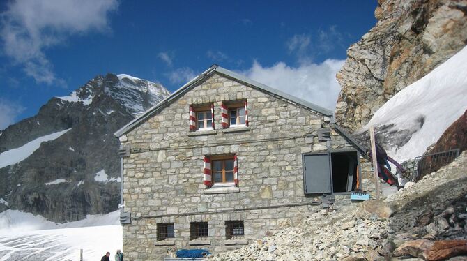 Rothornhütte von 1948 bei Zermatt