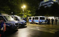 Polizeieinsatz am Schlossplatz während der Fußball-EM.  FOTO ROSAR/ FOTOAGENTUR-STUTTGART 