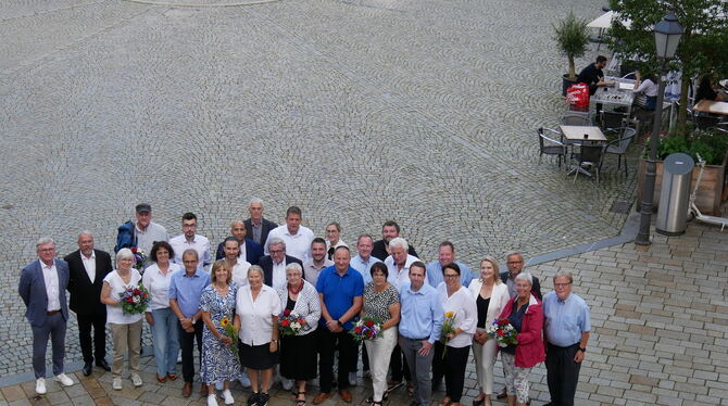 Der neue Gemeinderat von Bad Urach. Das Gremium ist das zweitgrößte seiner Art im Landkreis. Nur der Reutlinger Stadtrat ist grö