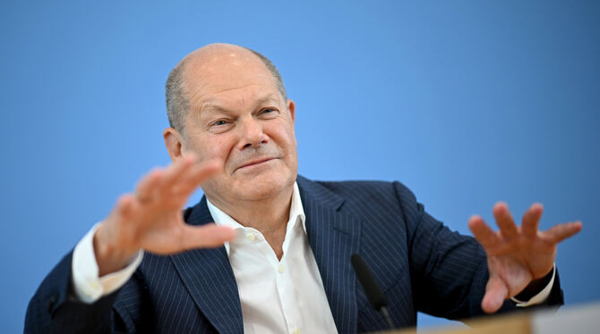 Bundeskanzler Olaf Scholz (SPD) äußert sich auf seiner Sommer-Pressekonferenz in der Bundespressekonferenz zu aktuellen Themen d