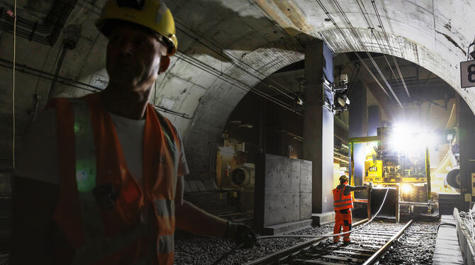 An der unterirdischen S-Bahnstrecke in der Stuttgarter Innenstadt wird auch im Sommer 2024 wieder gearbeitet.  FOTO: LG/RETTIG