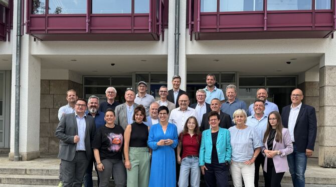 Der Metzinger Gemeinderat in seiner neuen Zusammensetzung.  FOTO: RUOF