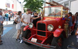 Dieser 1926er Chevrolet Capitol war am Sonntag der Star unter den Feuerwehr-Oldtimern in der Tübinger Karlstraße.