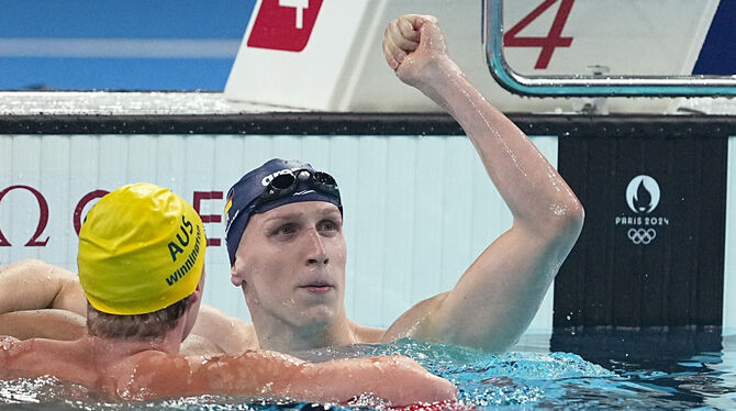 Lukas Märtens sorgt für das erste Schwimm-Gold bei Olympia seit 36 Jahren.  FOTO: KAPPELER/DPA