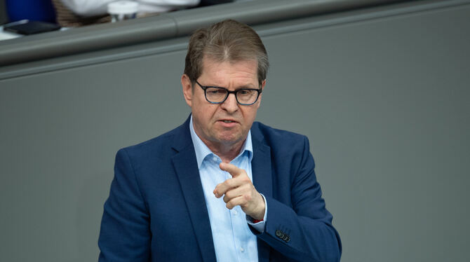 Ralf Stegner (SPD) wendet sich innerhalb seiner Partei gegen ein Wettrüsten mit Russland.