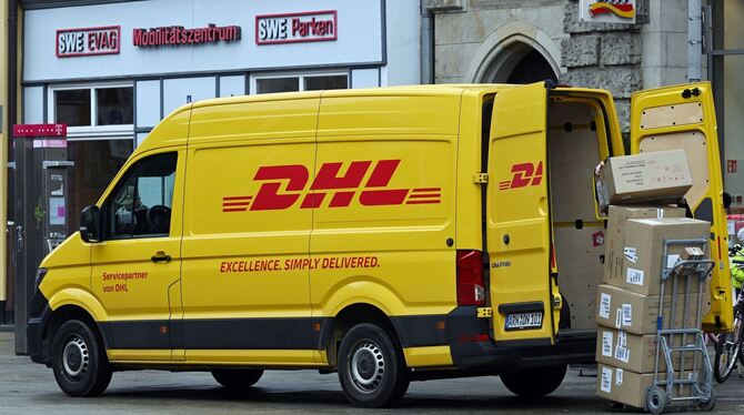 DHL-Zustellfahrzeug