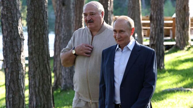 Präsidenten von Russland und Belarus besuchen Kloster Walaam