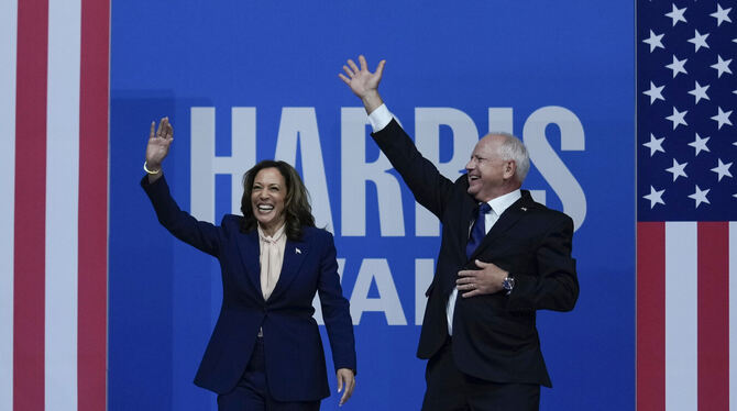 Kamala Harris will zusammen mit Tim Walz die Wahl in den USA gewinnen.