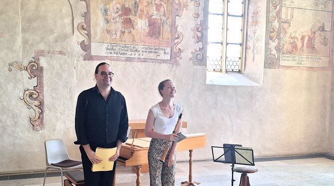 Ralf Waldner und Clara Blessing in der Sondelfinger Stephanuskirche.