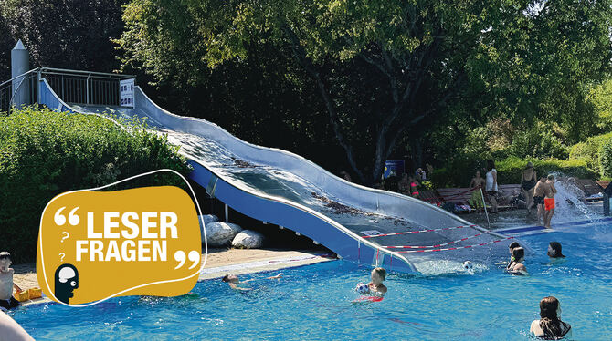 Die Absperrbänder zeigen es: Die Breitwellenrutsche im Reutlinger Freibad ist gesperrt.