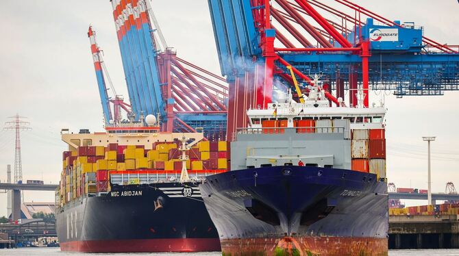 Exporte - Containerterminal im Hafen Hamburg