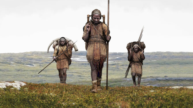 Künstlerische Rekonstruktion einer Jäger-Sammler-Gruppe aus der Eiszeit.  FOTO: BJÖRKLUND