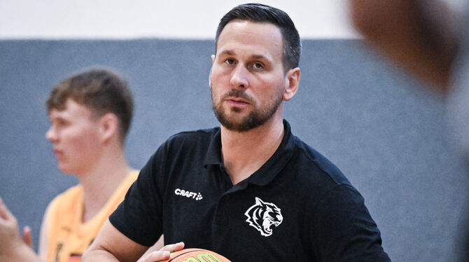 Trifft am Sonntag auf sein langjähriges Ex-Team Ehingen: Tigers-Trainer Domenik Reinboth.