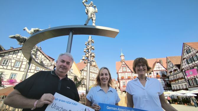 Die Drei vom Schäferlauf-Orga-Team - Hauptamtsleiterin Vesna Trost (rechts), ihre Assistentin Isabel Suess und Pressesprecher Be