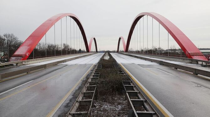 Autobahn GmbH zu Brücken