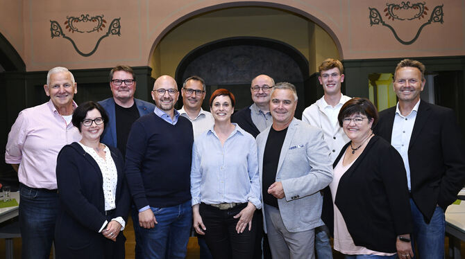 Gönningen Bezirksgemeinderat v.l.: Peter Kock,Corinna Schimanke, Peter Nädele, Andreas Fetzer, Jörg Baisch, Claudia Gumpper, M Der neue Gönninger Bezirksgemeinderat von links: Peter Kock, Corinna Schimanke, Peter Nädele, Andreas Fetzer, Jörg Baisch, Claud