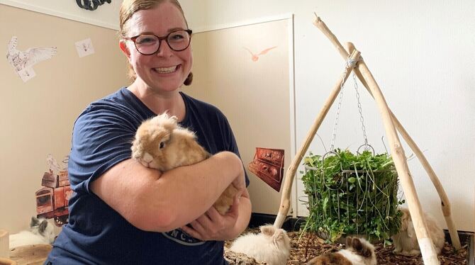 Kaninchen-Influencerin Julia Rümmelin aus Sirchingen. FOTO: ECKELT