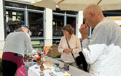 Informieren und probieren war Trumpf bei vielen Besuchern der Wannweiler Gewerbeschau.  FOTO: RUOF