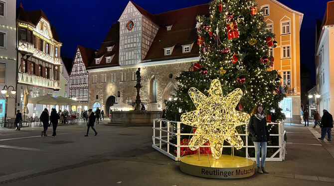 Hier soll ab diesem Winter statt Weihnachtsbaum eine Glühweinpyramide stehen. Die Marktbeschicker sind stinksauer, die Weihnacht