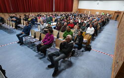 Die Informationsveranstaltung der "Bürgerinitiative Gegenwind" in der Festhalle Mittelstadt ist auf großes Interesse gestoßen.