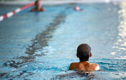 Schwimmenlernen ist wichtig. Dafür braucht's aber intakte Lehrschwimmbecken.