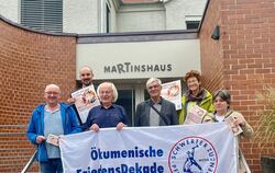 Das Metzinger Aktions-Team für den Frieden (von links): Peter Hild, Pfarrer Jörg Karle, Reinhard Glatzel, Dr. Werner Deigendesch