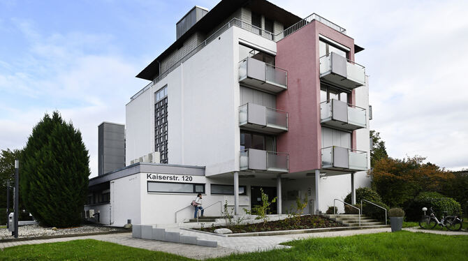 Reha, Rehabilitation, Gesundheit, Medizin, Psyche, Engelhardt, Hotel, Eröffnung, Wohnen, Mitarbeiter, GP.rt, PP.rt Das ehemalige Hotel Engelhardt wurde zu einem Reha-Zentrum umgebaut. Der Hotelcharakter wurde jedoch beibehalten.