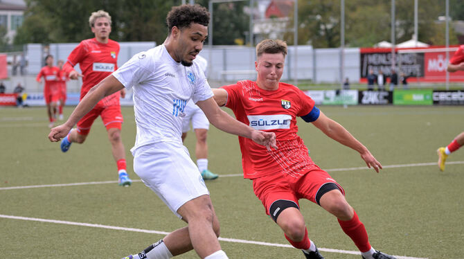 wfv / Fussball / Maenner / Verbandsliga / Baden-Wuerttemberg / 8.Ligaspieltag / Saison 2024/25 Wieder gut gespielt, aber nicht gewonnen: Thomas Diescher (links) und die Young Boys Reutlingen.