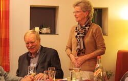 Hubert Wicker, hier mit Birgit Walter, zu Gast bei der Senioren-Union in Ofterdingen.