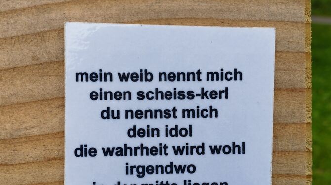 Verse zum Nachdenken und zum Lachen gibt es entlang der Lauter.