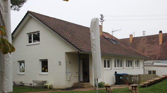 Als Wohnhaus gebaut, als Kindergarten genutzt: Mössingen muss den Betrieb auf der Dachtel einschränken.  FOTO: FÖRDER