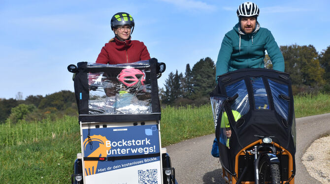 Sina Freudigmann und Thomas Heimlin auf den beiden Engstinger Böckle.  FOTO: VEREIN